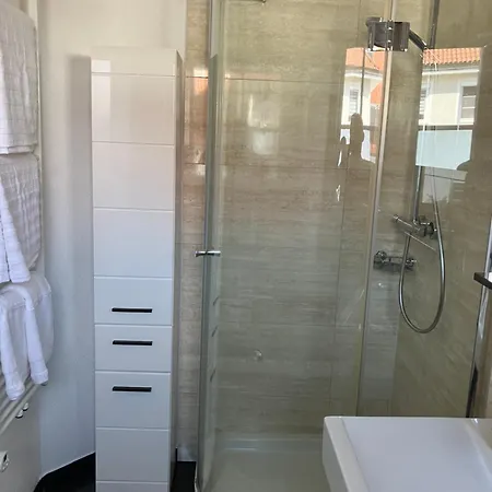 Jenszu Appartement *